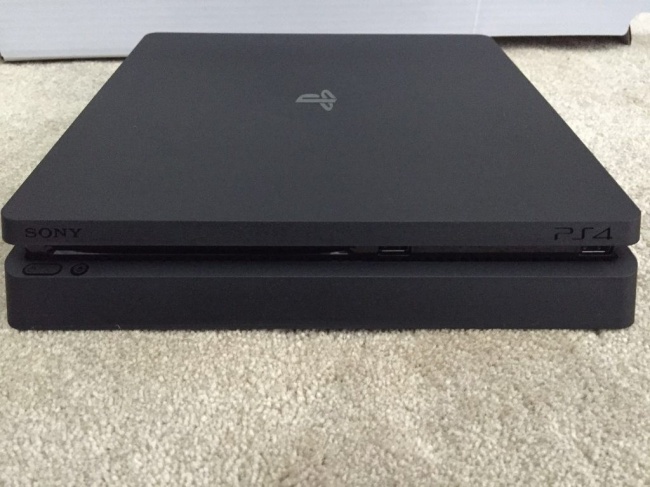  PS4 Slim